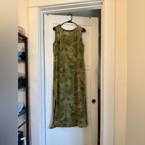 Spenser Jeremy Olive Green Sleeveless Maxi Dress with Floral Motif
